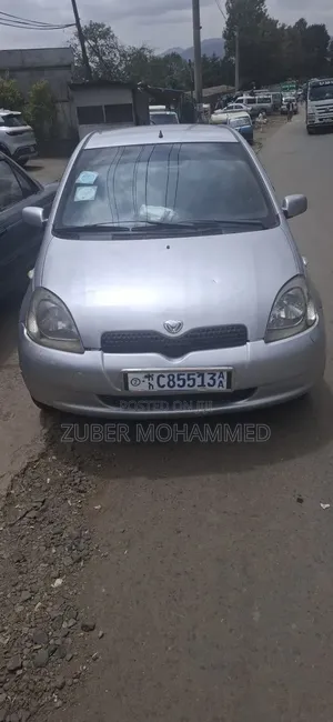 Toyota Vitz 2001 Silver