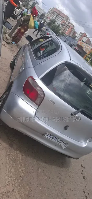 Toyota Vitz 2001 Silver