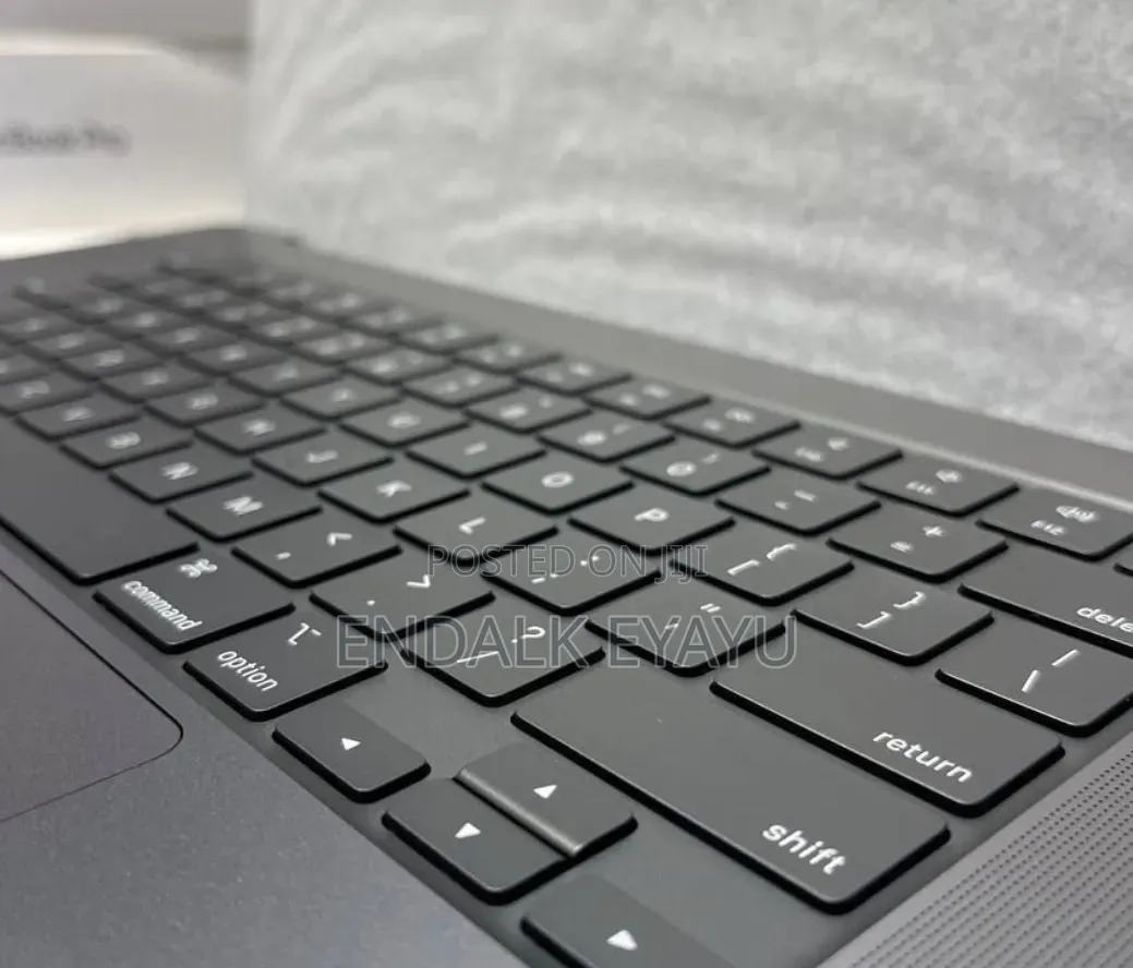 New Laptop Apple MacBook Pro 2024 M4 Max 64GB Apple M4 Max SSD 2T