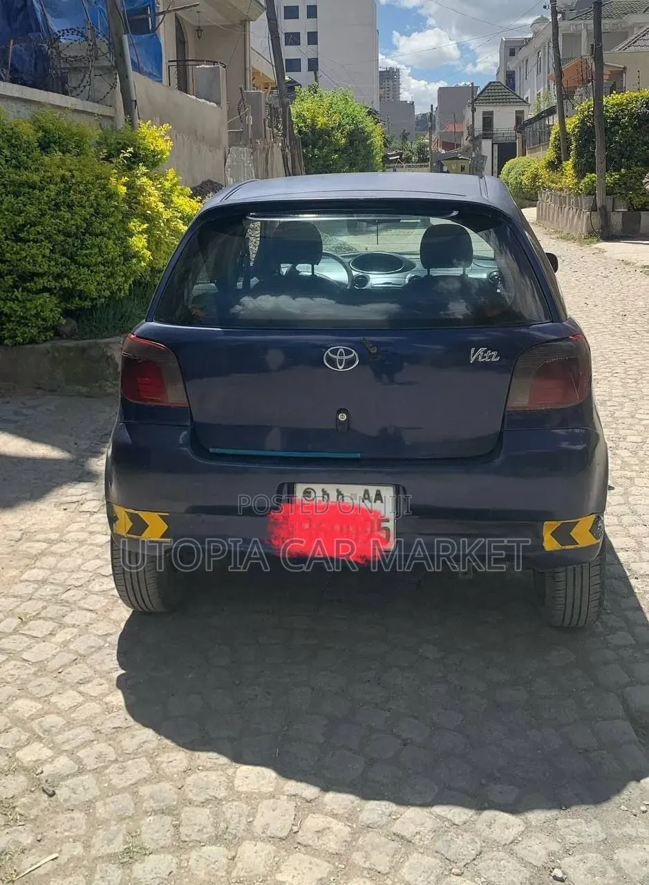 Toyota Vitz 2000
