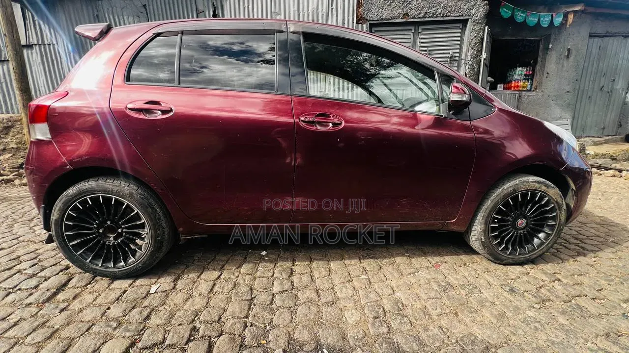 Toyota Yaris 2009 Burgundy