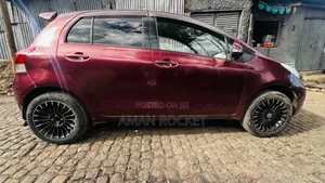 Toyota Yaris 2009 Burgundy