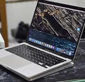 New Laptop Apple MacBook Pro 2020 32GB Intel Core i7 SSD 512GB