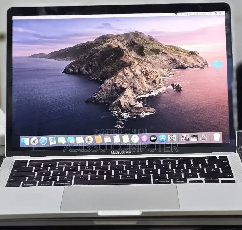 New Laptop Apple MacBook Pro 2020 32GB Intel Core i7 SSD 512GB