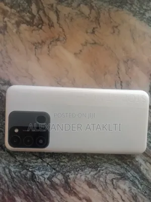 Tecno Spark 8C 64 GB Silver