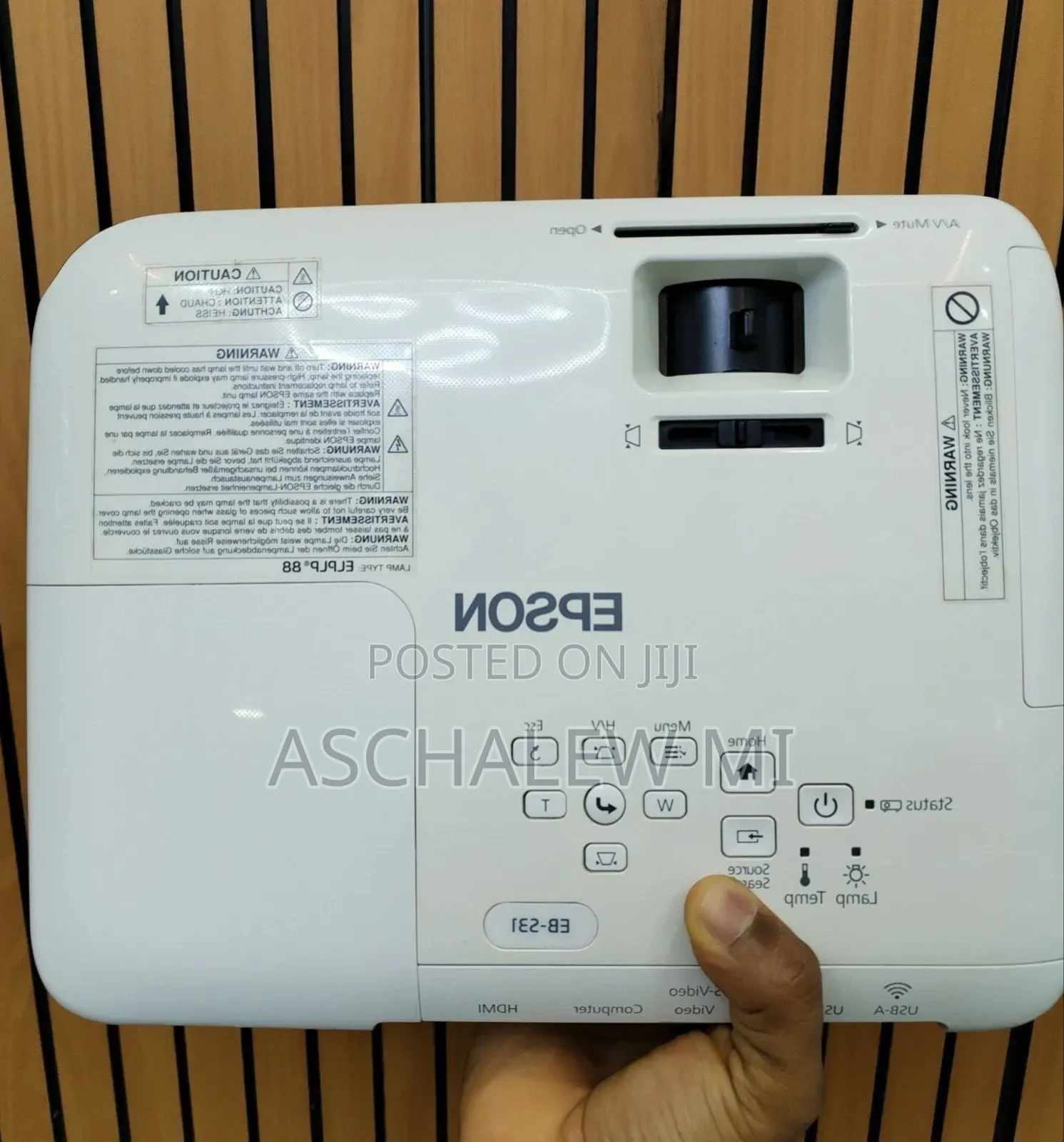 EPSON Projector Model Name: EB-S31 Has : Bag & Remote Hardware