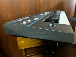 Korg DW-6000 Vintage Synthesizer – Excellent Condition