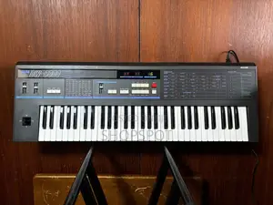 Korg DW-6000 Vintage Synthesizer – Excellent Condition