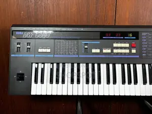 Korg DW-6000 Vintage Synthesizer – Excellent Condition