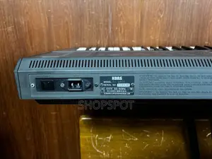 Korg DW-6000 Vintage Synthesizer – Excellent Condition