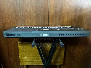 Korg DW-6000 Vintage Synthesizer – Excellent Condition