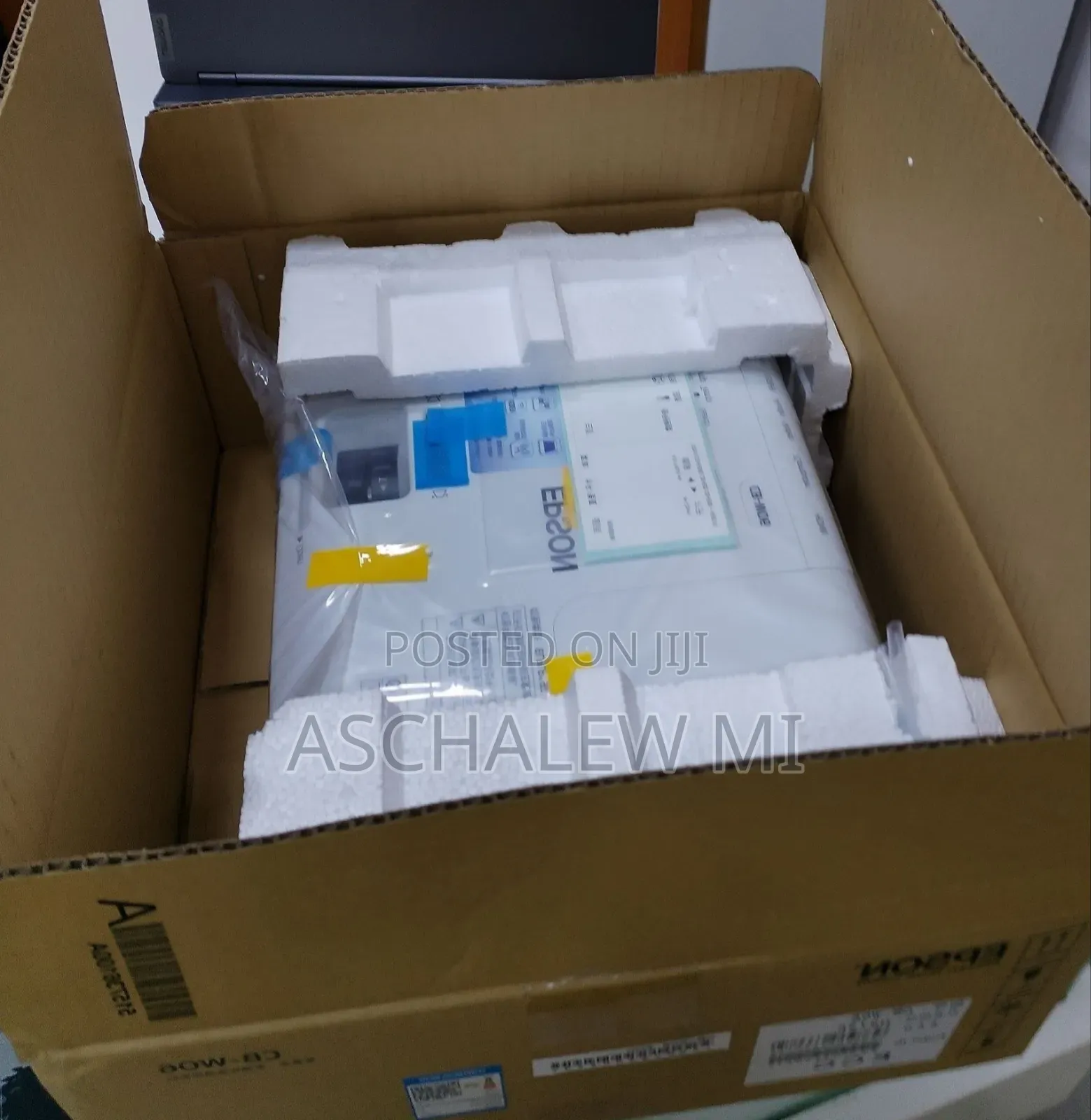 Brand New EPSON Projector
Quantity 2PC Available 
Model Name: CB