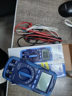 Lafayette DMB-14, a Compact Auto-Ranging Digital Multimeter