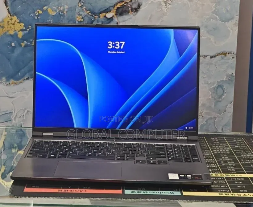 New Laptop Lenovo Legion 5 8GB AMD Ryzen 7 SSD 256GB