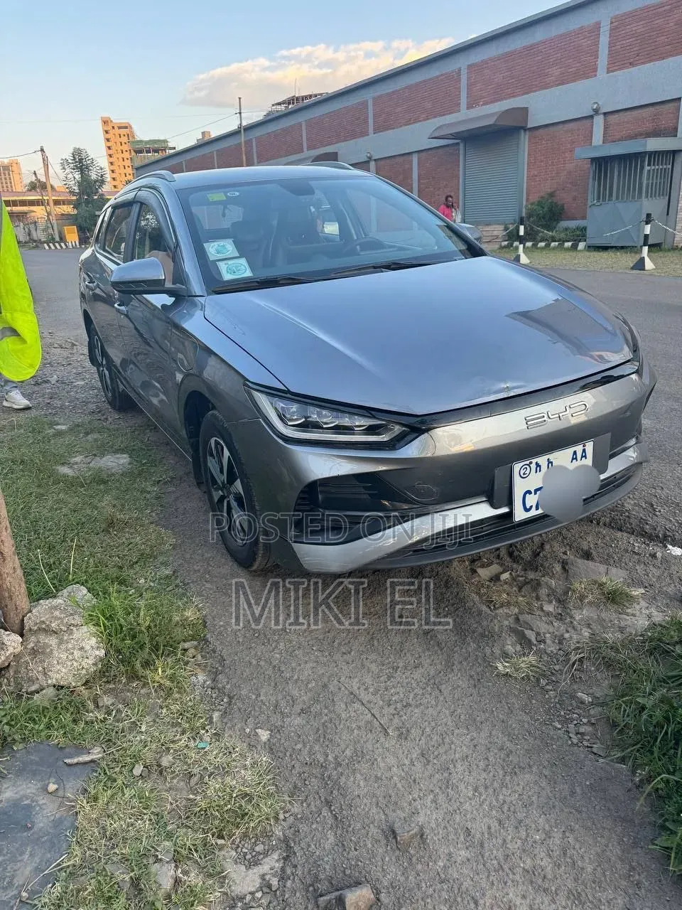 BYD E2 43 kWh 94 hp FWD 2025 Gray