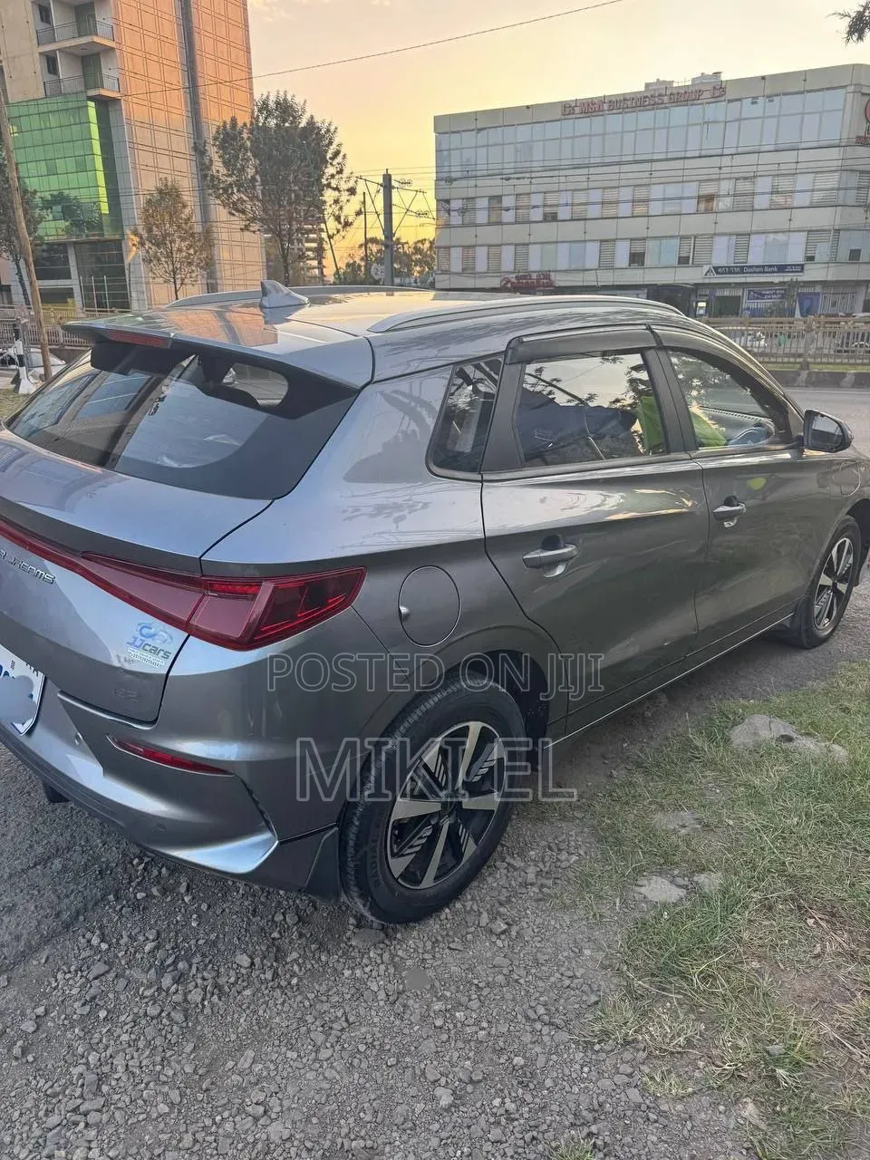 BYD E2 43 kWh 94 hp FWD 2025 Gray