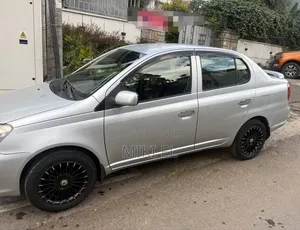 Toyota Platz 2005 Silver