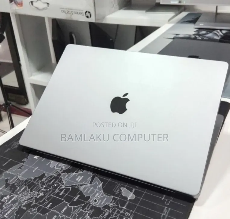 New Laptop Apple MacBook Pro 2024 M4 16GB Apple M4 Pro SSD 512GB