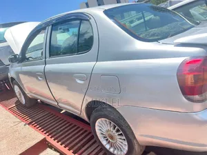 Toyota Platz 1.0 FWD 2003 Silver