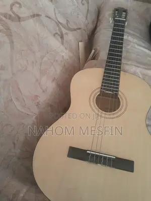 Brand New Box Gitar