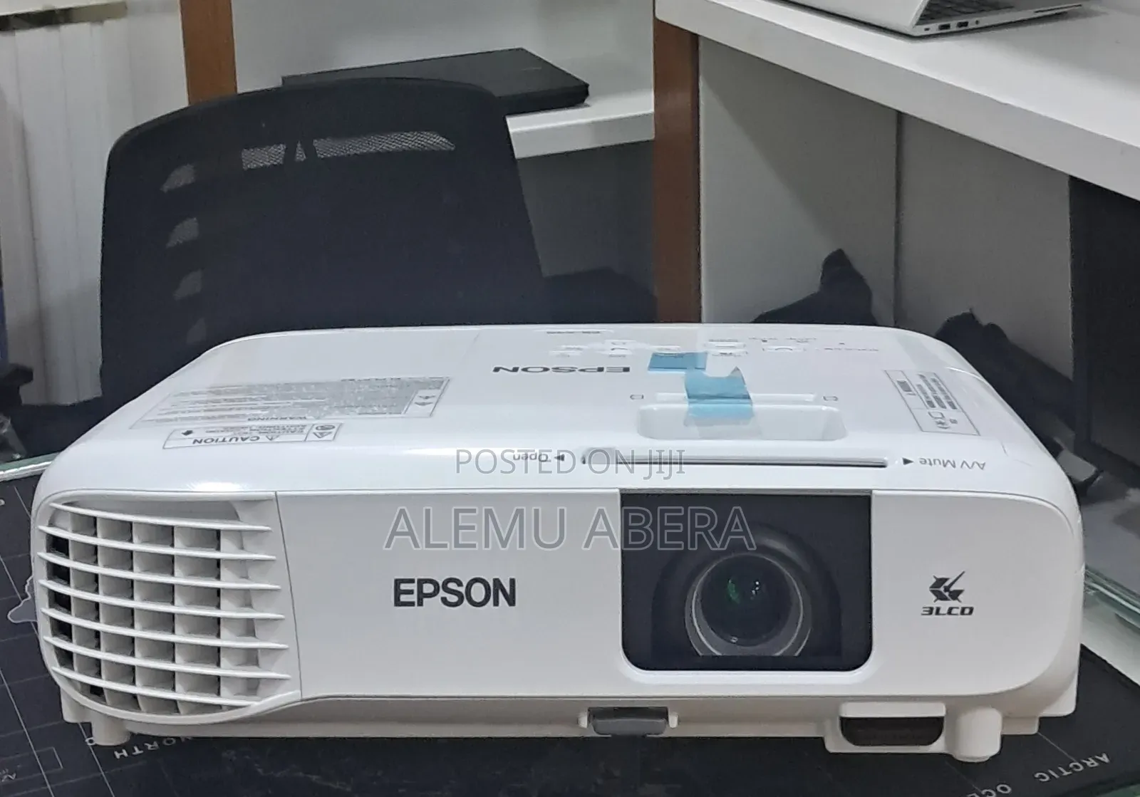Brand New Epson Projector Model : EB-X49 Technology: 3LCD,