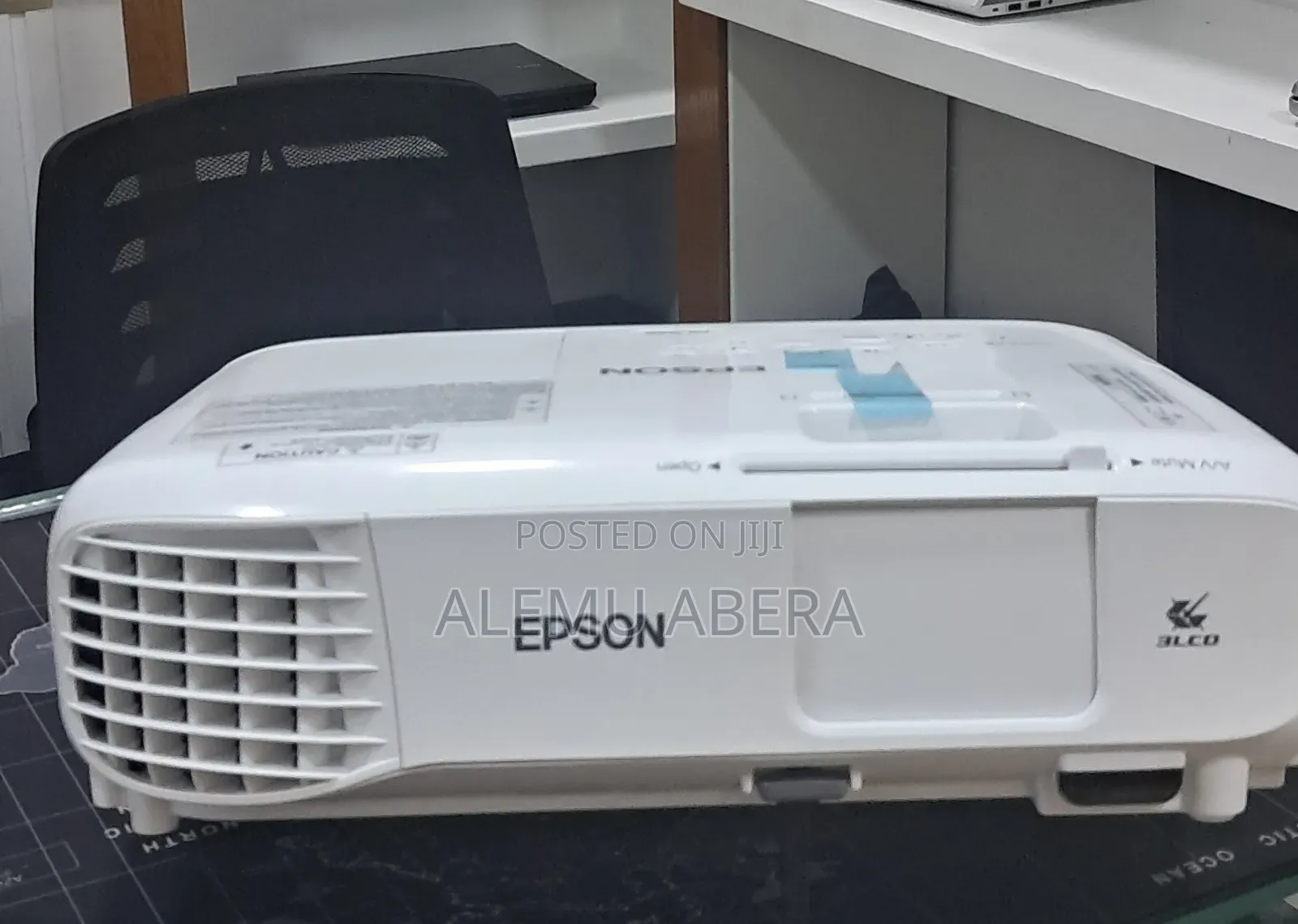 Brand New Epson Projector Model : EB-X49 Technology: 3LCD,