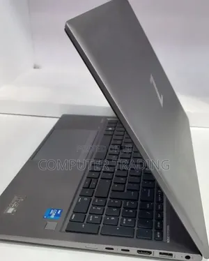 New Laptop HP ZBook Firefly G8 16GB Intel Core i7 SSD 512GB