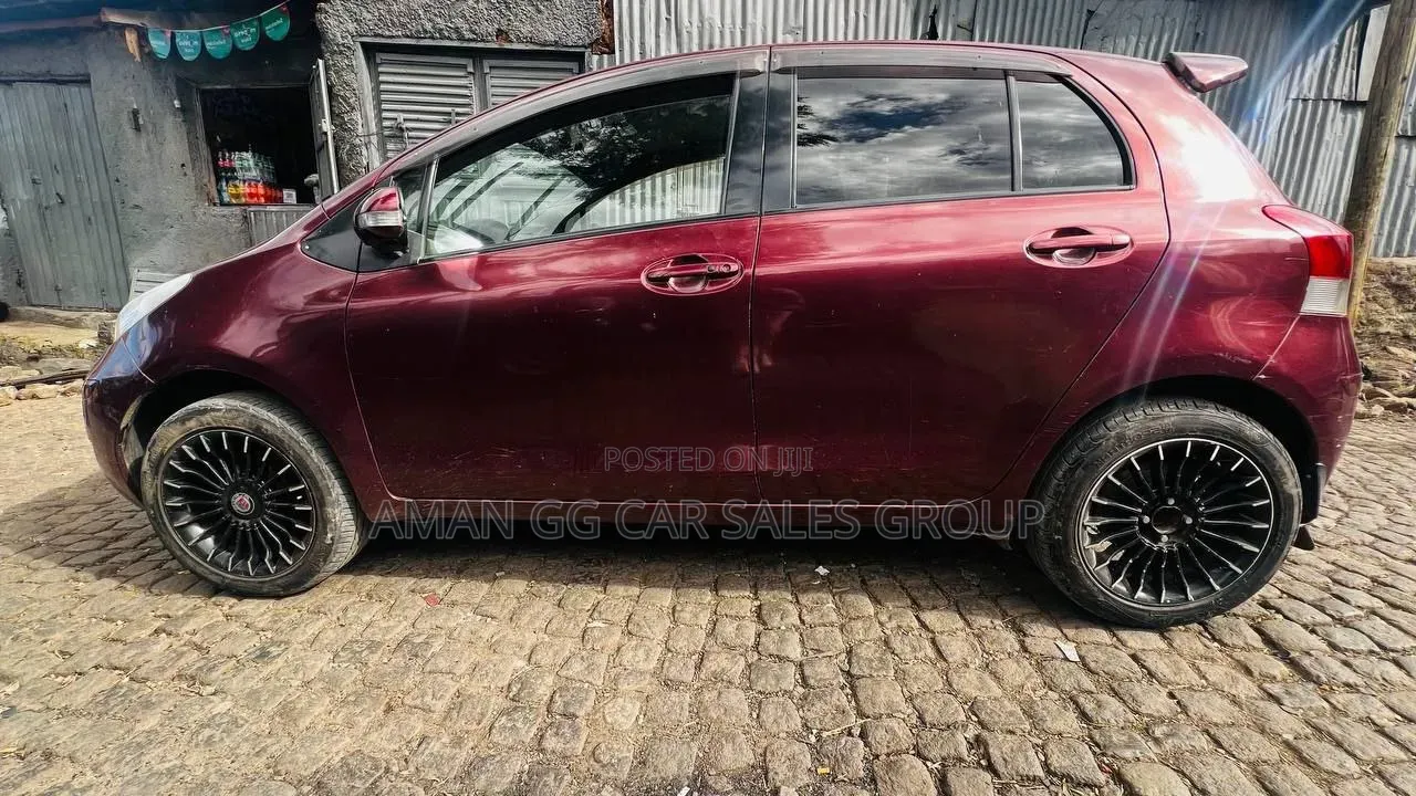 Toyota Yaris 2009 Burgundy