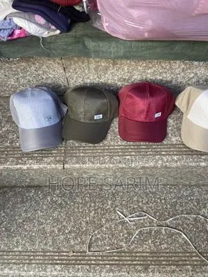 H&M Breathable Mesh Baseball Caps