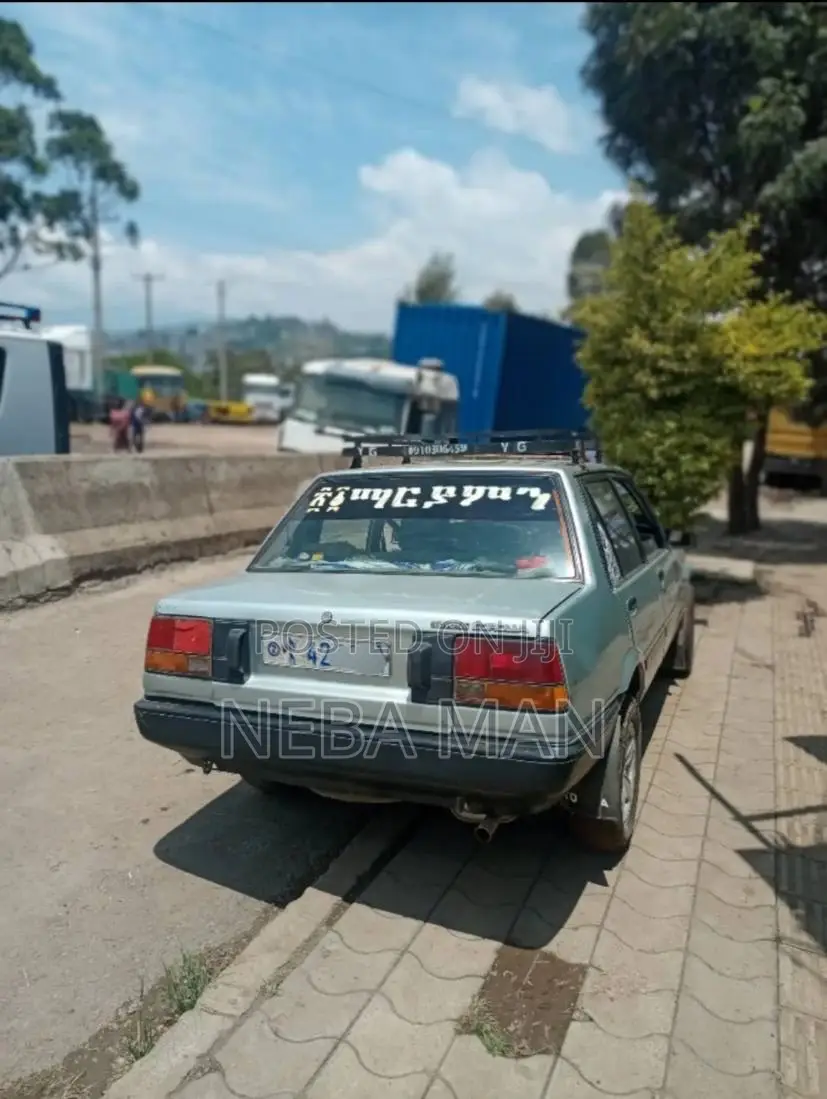 Toyota Corolla 1985 Silver