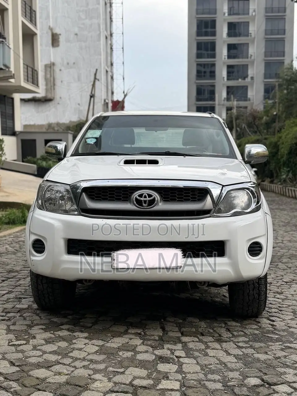 Toyota Hilux 2010 White