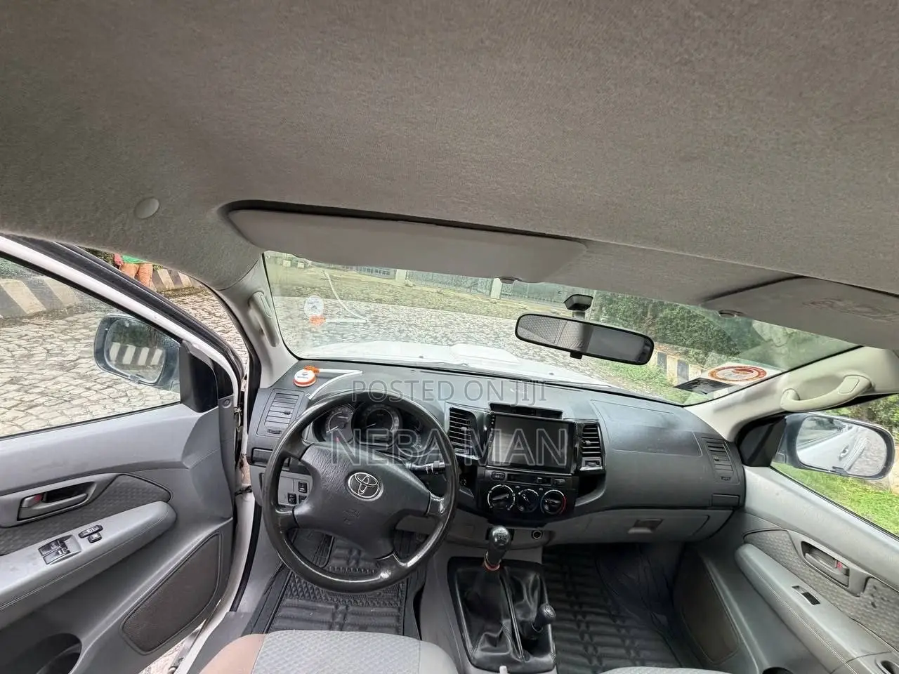 Toyota Hilux 2010 White