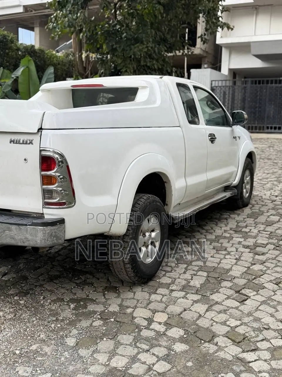Toyota Hilux 2010 White