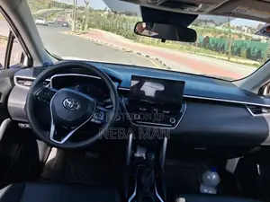 Toyota Corolla Cross 2024 White