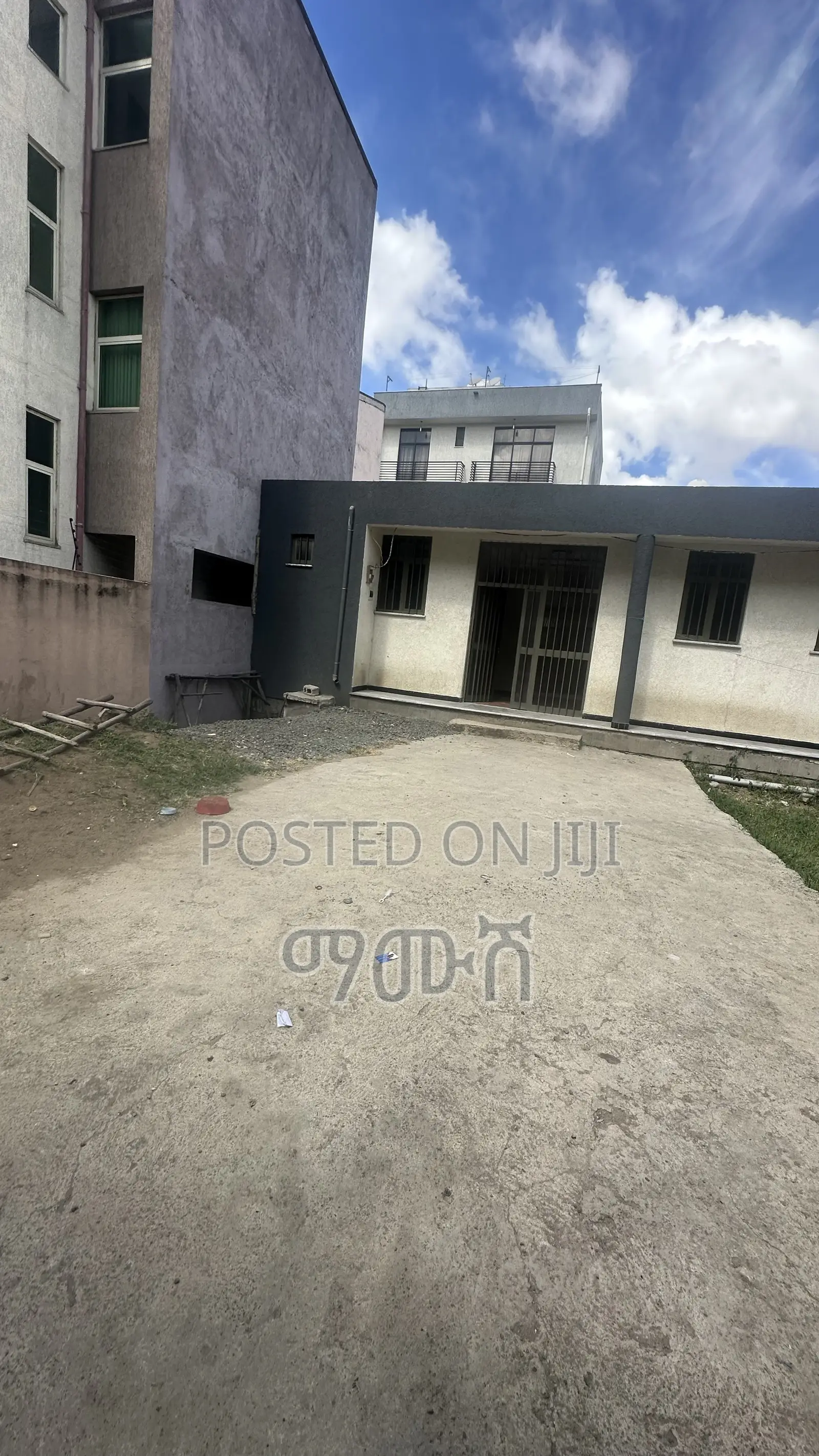 Furnished 2bdrm House in አያት ለመኖሪያ ምቹ የሆነ, Bole for sale