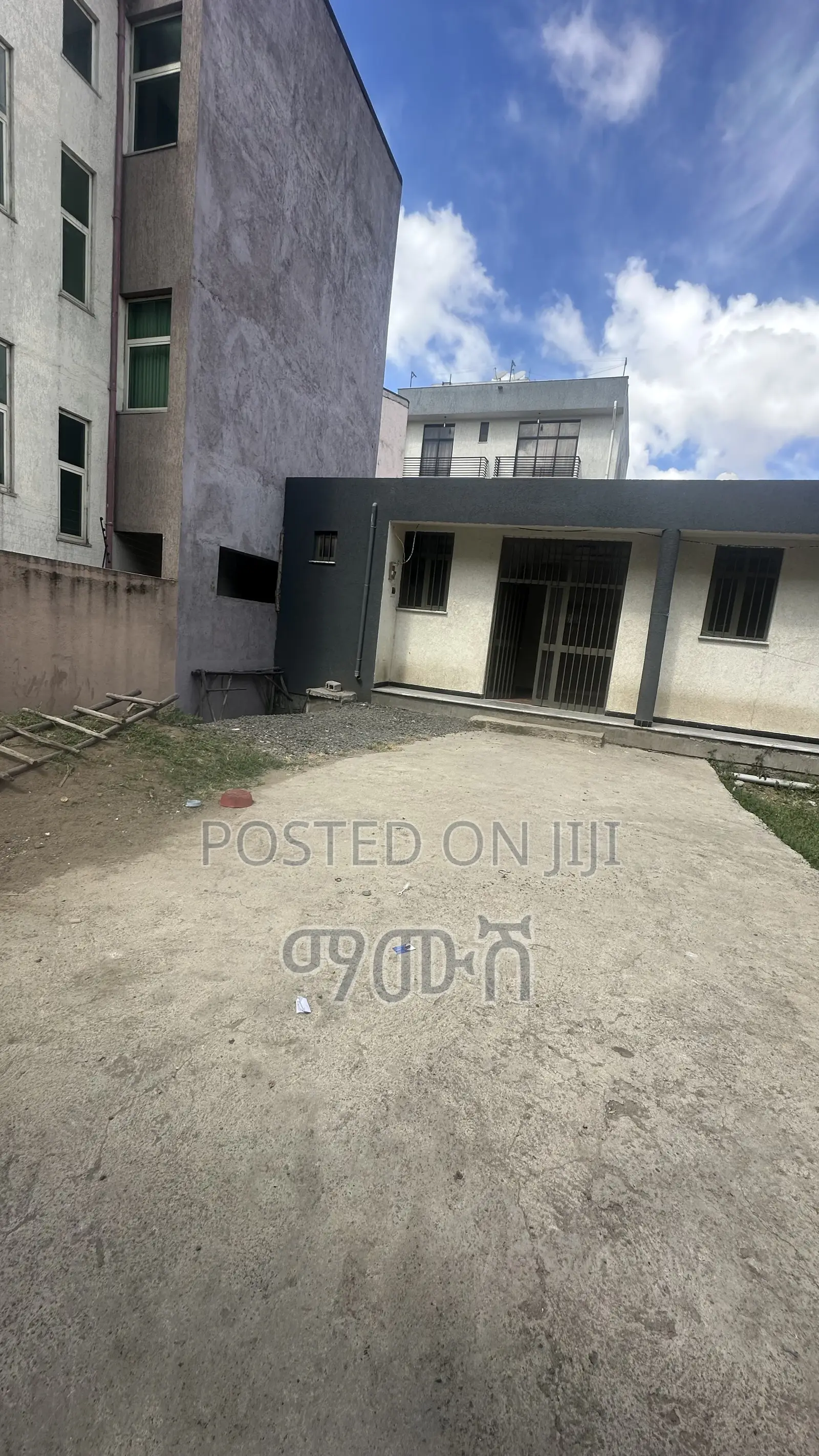 Furnished 2bdrm House in አያት ለመኖሪያ ምቹ የሆነ, Bole for sale