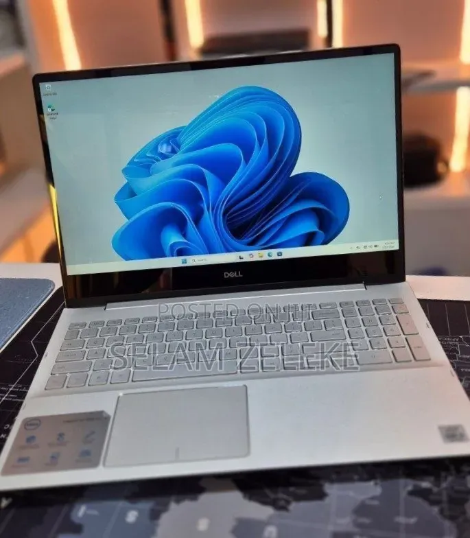 New Laptop Dell Inspiron 15 16GB Intel Core i5 SSD 256GB