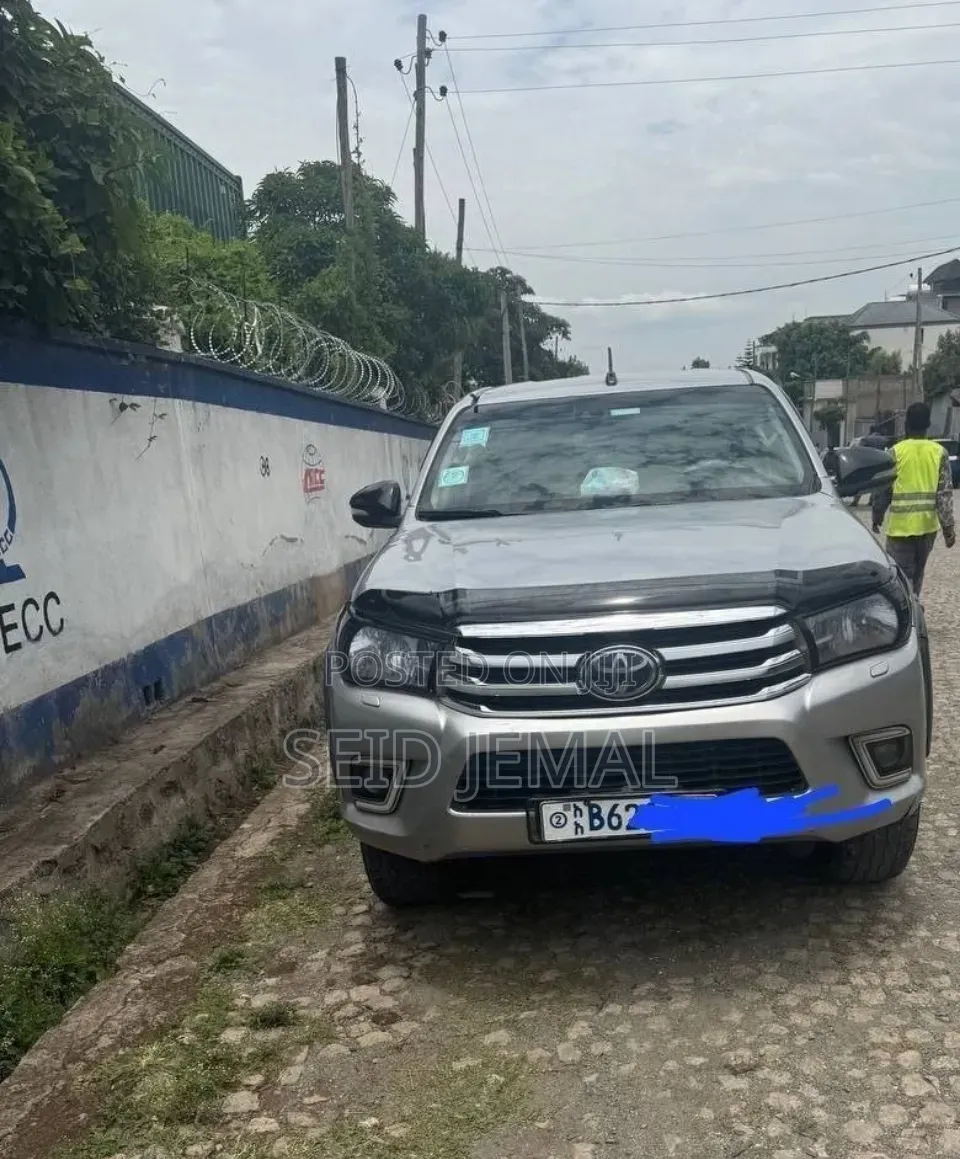 Toyota Hilux 2017 Silver