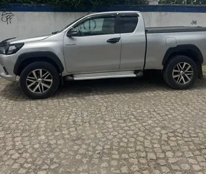 Toyota Hilux 2017 Silver