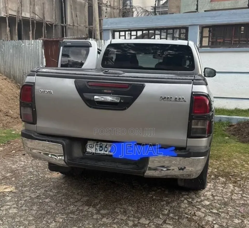 Toyota Hilux 2017 Silver