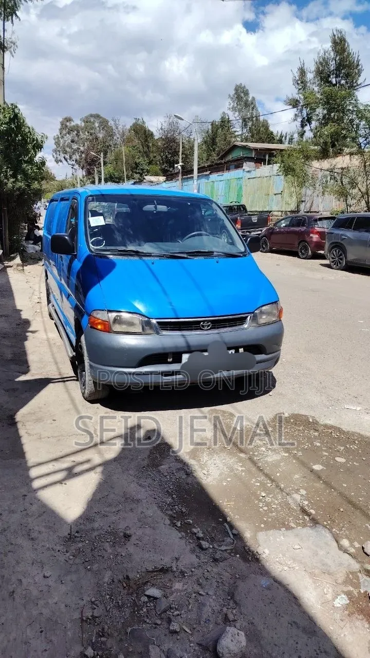 Toyota HiAce 2005 Blue