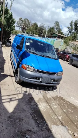 Toyota HiAce 2005 Blue