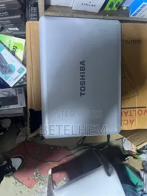 Laptop Toshiba 2GB HDD 256GB