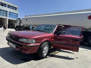 Toyota Corolla Sedan 1990 Maroon