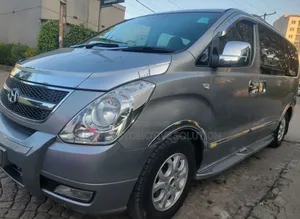 Hyundai H200 2016 Silver