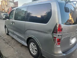 Hyundai H200 2016 Silver