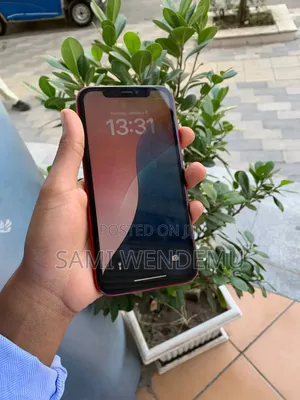 Apple iPhone XR 64 GB Red