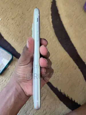 Apple iPhone 11 64 GB White