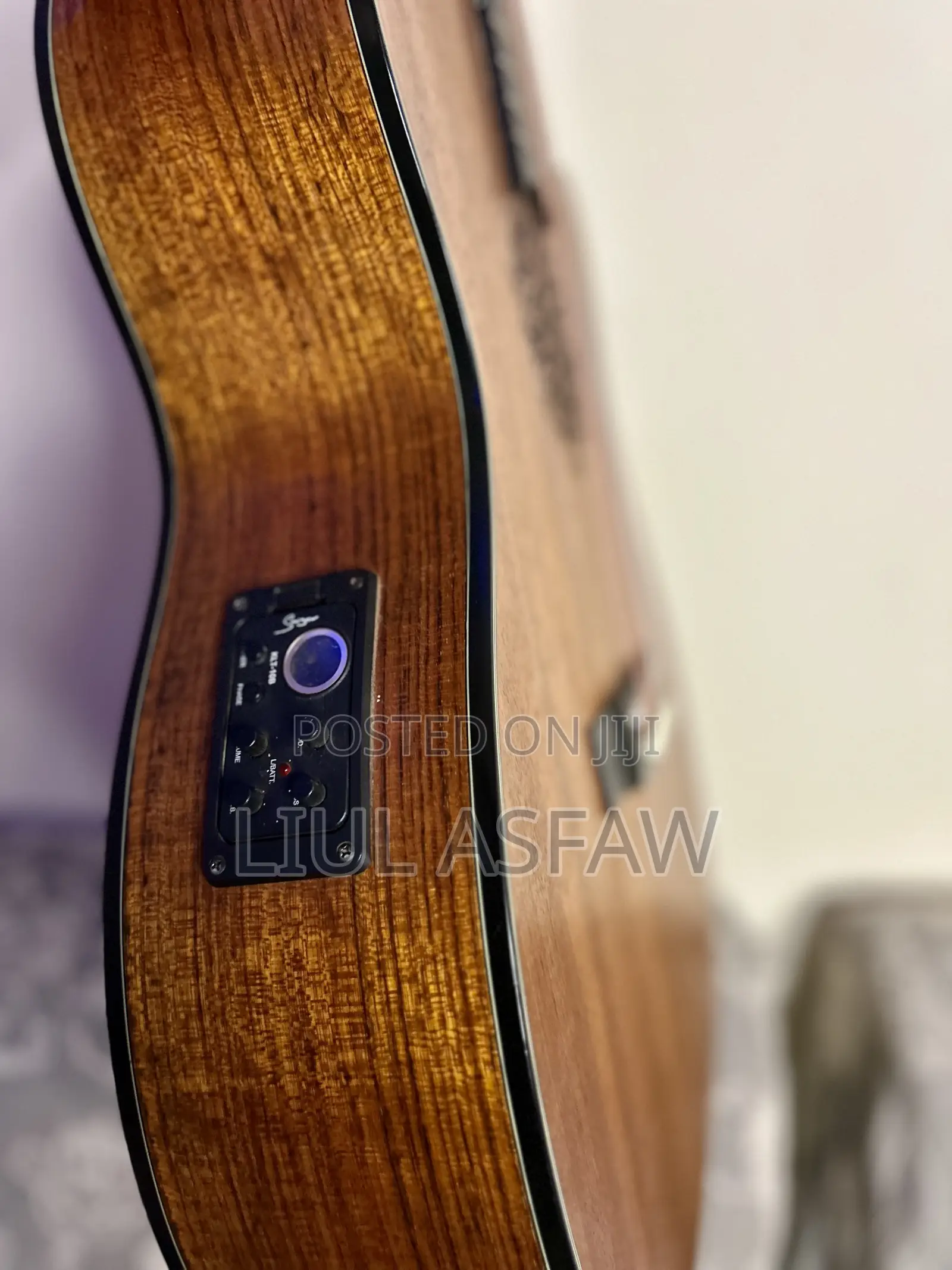 Smiger LG-01 Acoustic Guitar – Excellent Condition
