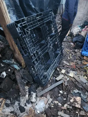 Store Uses Pallet